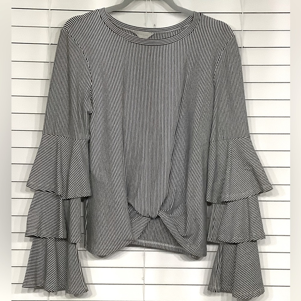 Belle sky black & white striped top, size M, NWOT